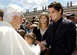 Roger Federer und Papst Benedikt XVI.